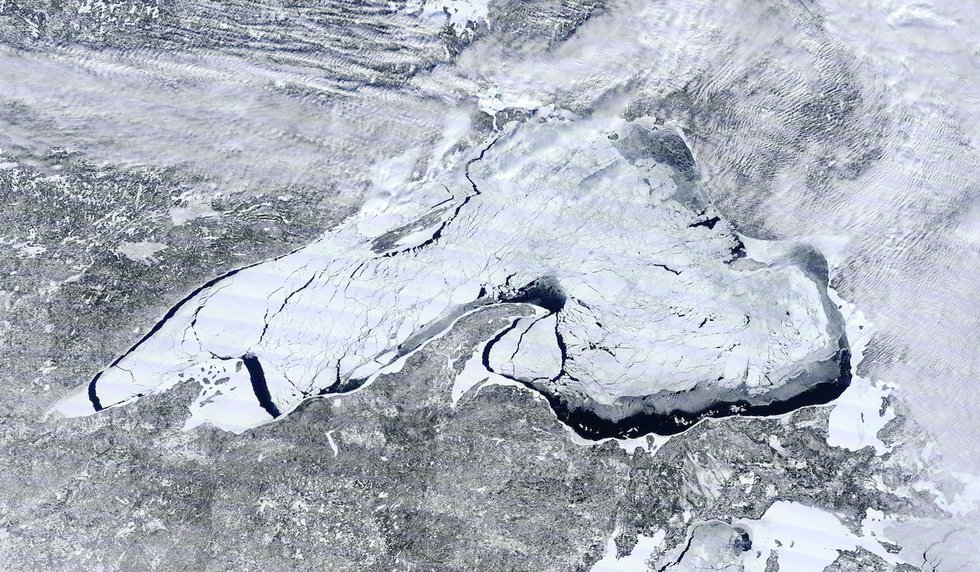 Lake Superior Ice Cover: Feb. 19, 2014