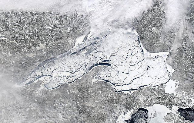 Lake Superior Ice: March 31, 2014