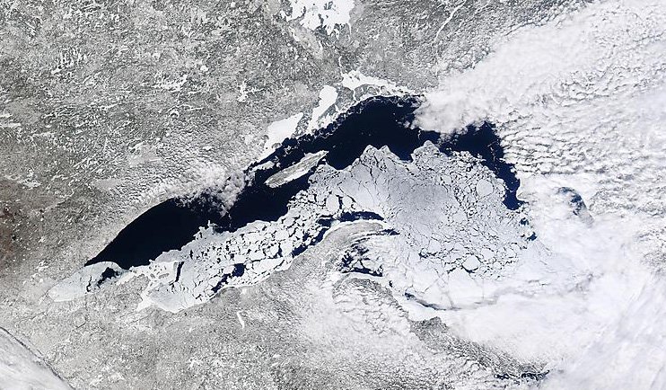 Lake Superior Ice: April 18, 2014