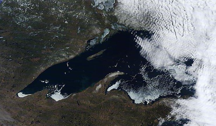 Lake Superior Ice: May 10, 2014