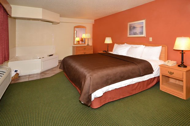 AmericInn Lodge and Suites - Lakeside Room