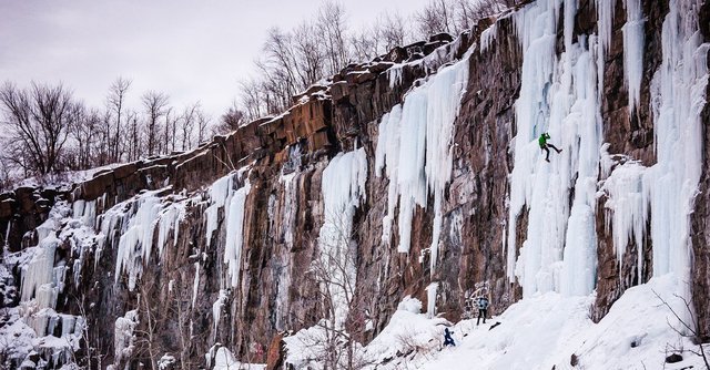 Casket Quarry Ice Climbing